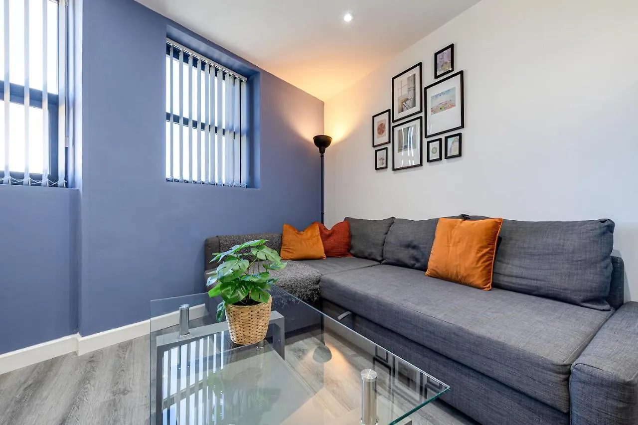 Stunning 1 Bed Apartment In The Heart Of Stockport